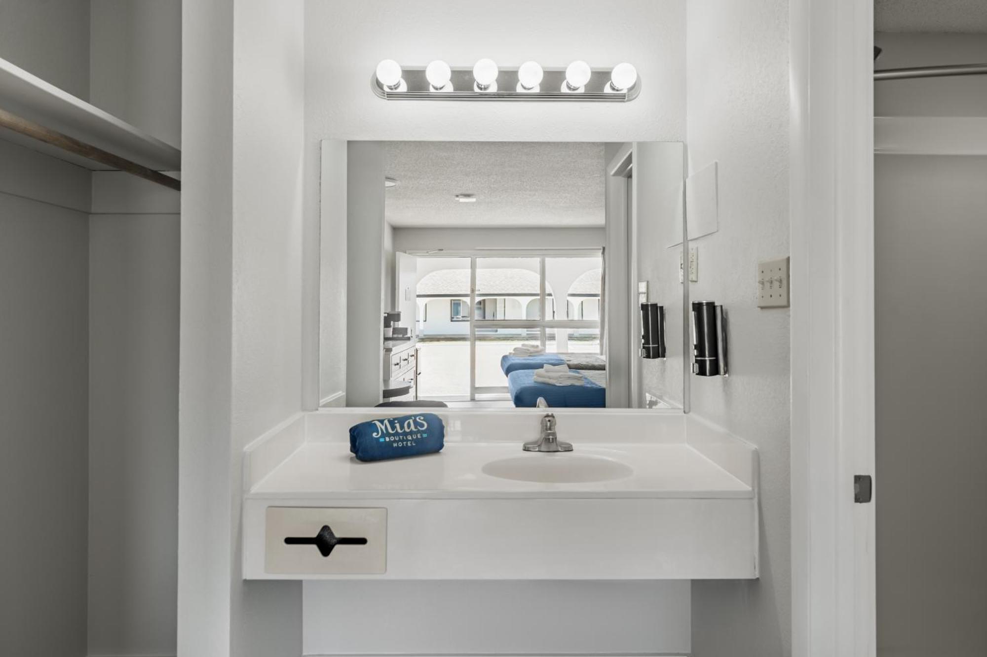 Mia'S Boutique Hotel Nags Head Extérieur photo